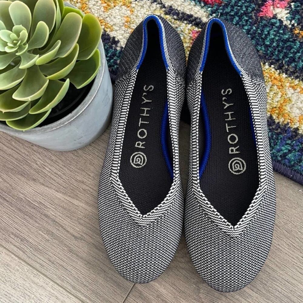 Rothys Birdseye gray size 5.5 round toe flat sh…